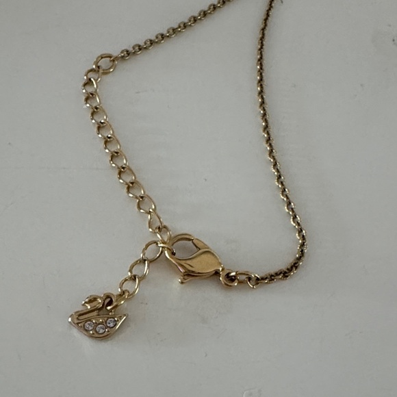 Swarovski Gold Necklace with Red Coral - Picture 4 of 5